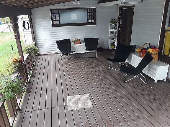 Lower flat - entry/deck