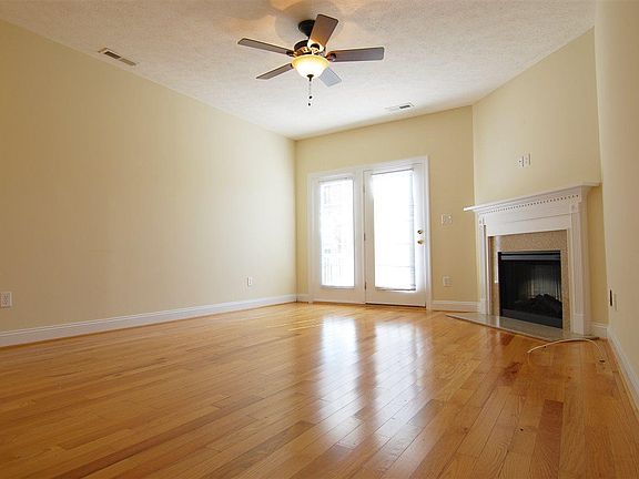5th image of 32 Brown Stone Dr