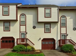 402 Redwood Ct, Pittsburgh, PA 15202