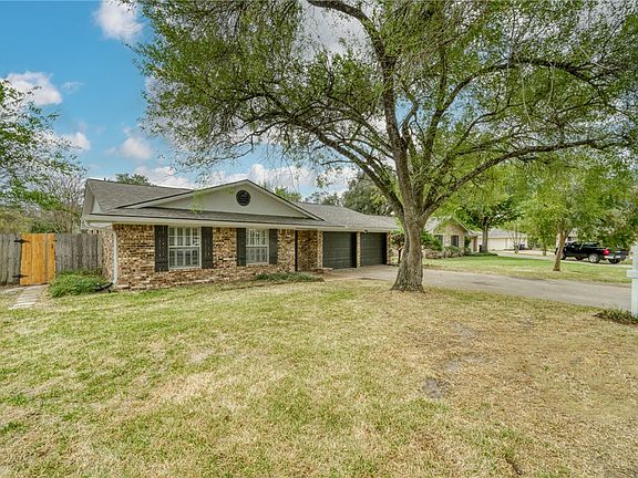 2nd image of 1212 S Ridgefield Cir