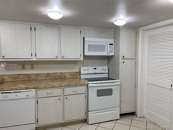 2nd image of 6561 Racquet Club Dr #123