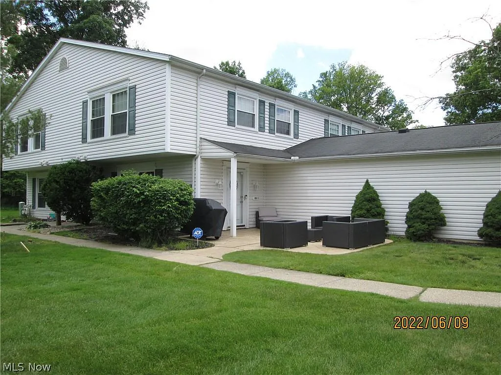 266 Canterbury Ln #B-20 photo 1