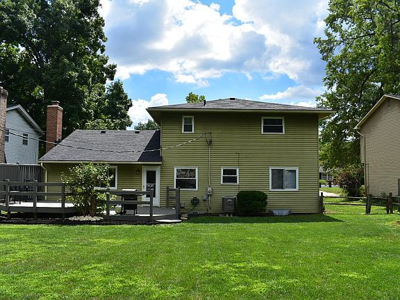 3rd image of 2154 Pine Knoll Ave