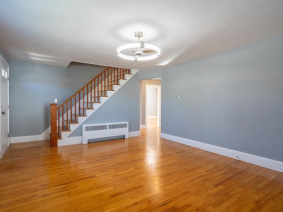 4th image of 166 Amherst Street