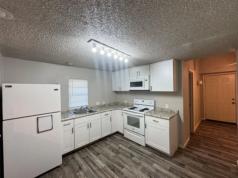 5007 Heflin Ln — Photo 8