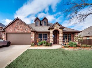 1040 Cydnie St, Kennedale, TX 76060