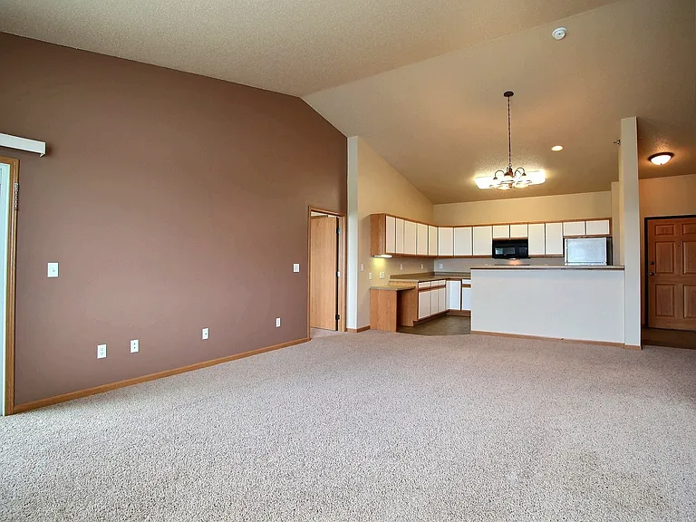 West Fargo, ND West Lake Apartments | Living