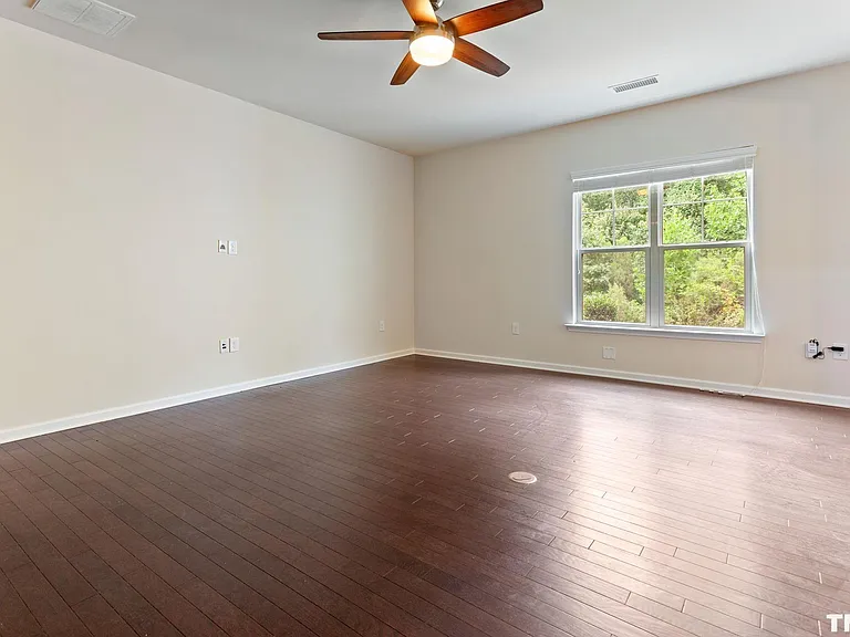224 Lynchwick Ln — Photo 16
