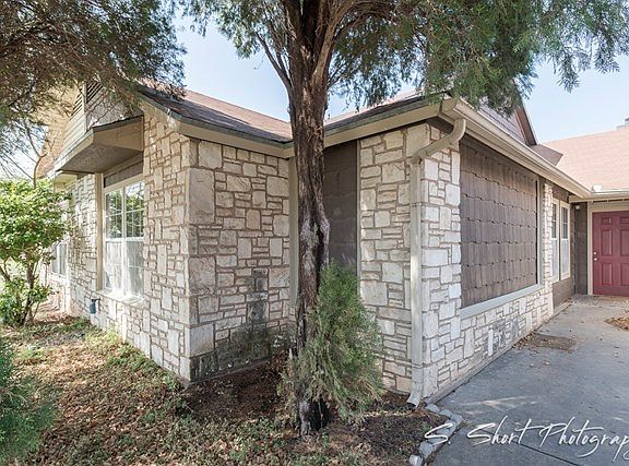 2nd image of 2712 Smith Blvd