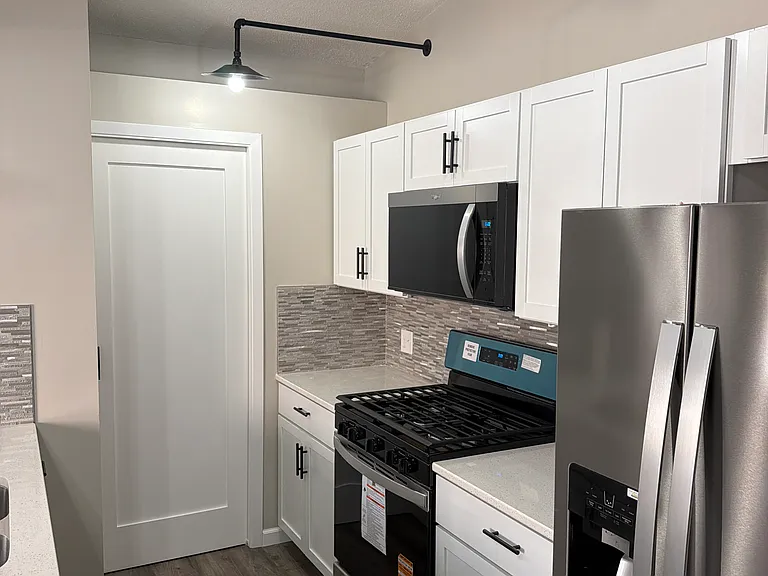 750 Franklin Ave — Photo 3