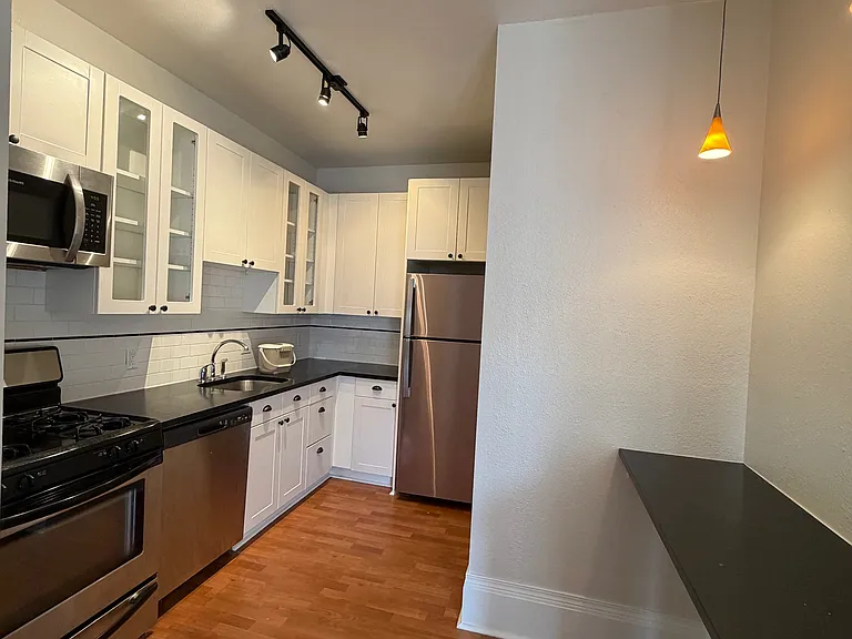 The Lauren Renee Apartments — Photo 13