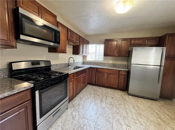 410 E 21st St, Long Beach, CA 90806