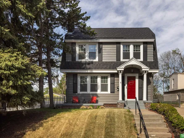 2822 S 33rd St, Omaha, NE 68105