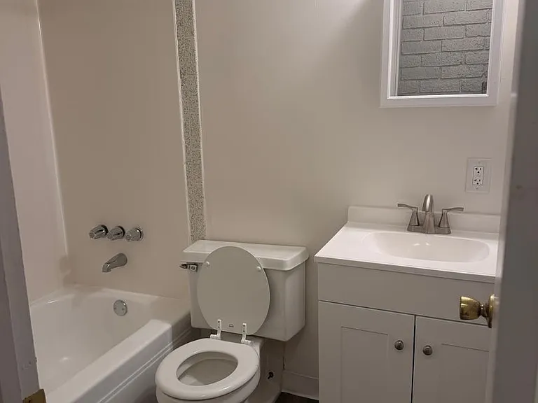 4909 Verona Road — Photo 8