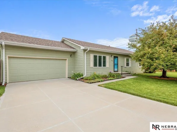 402 7th St, Waterloo, NE 68069