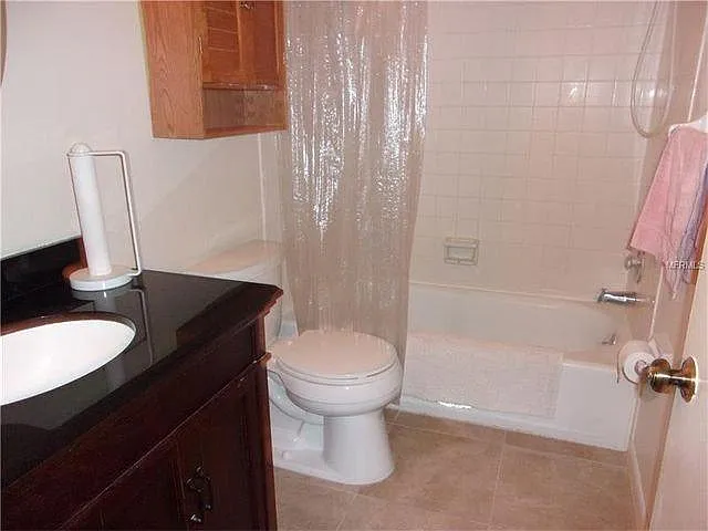 3721 Farnham Ct — Photo 7