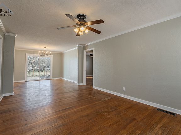 5th image of 3121 Sherwood Ln