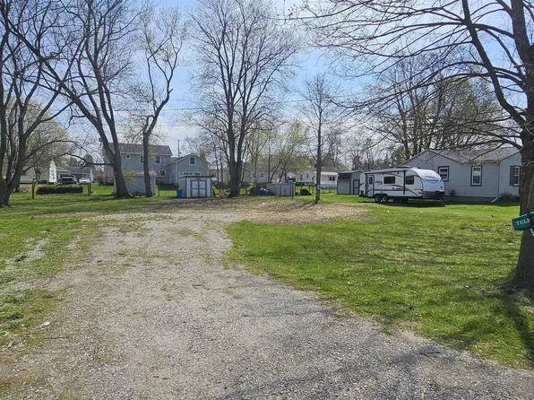 225 E 3rd St, Onsted, MI 49265