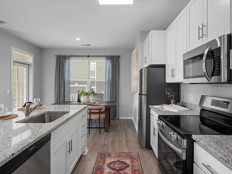 Shoreline Flats Apartments — Photo 21