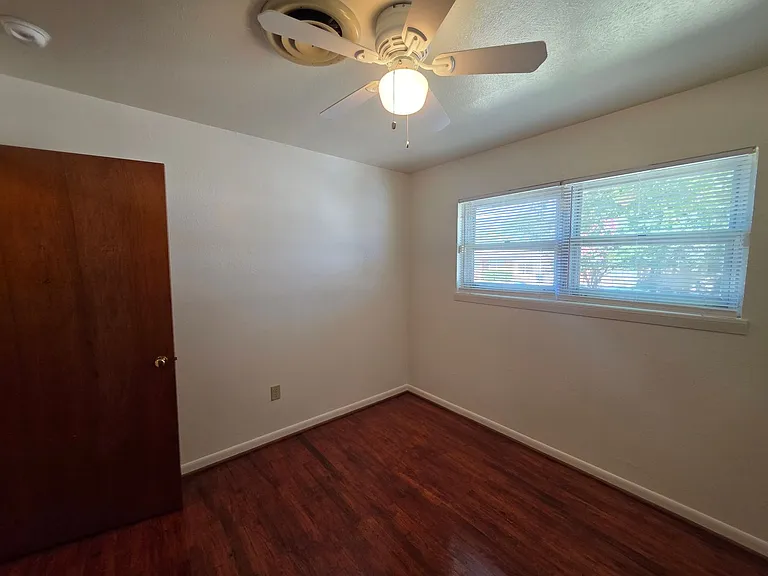 303 Nauert St — Photo 28