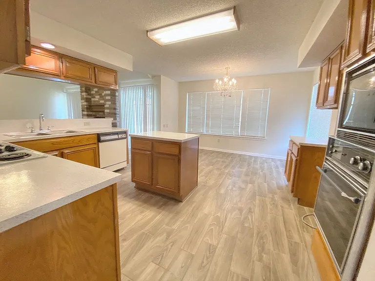 14818 Chetland Place Dr — Photo 8