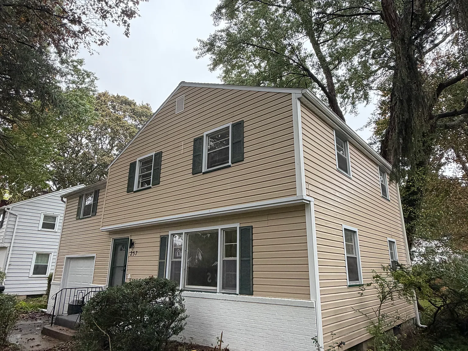 4 bed, 1.5 bath, 1450 sqft, $3,300 — Photo 2