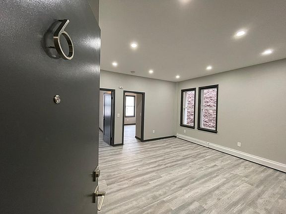 3rd image of 305-306 Magnolia Ave #6