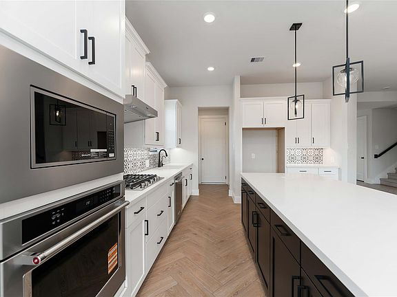 7th image of this home