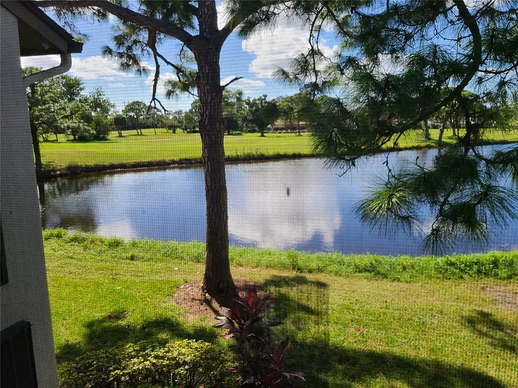 2 bed, 2.0 bath, 1069 sqft, $3,600 — Photo 4