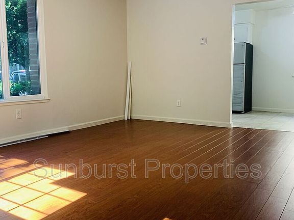 2nd image of 1825 G St APT A