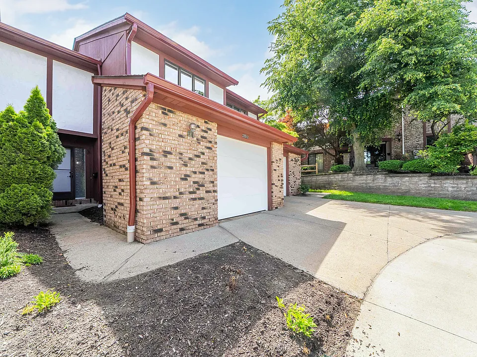 22512 Center Ridge Rd