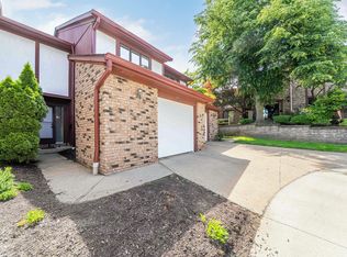 22512 Center Ridge Rd, Rocky River, OH 44116