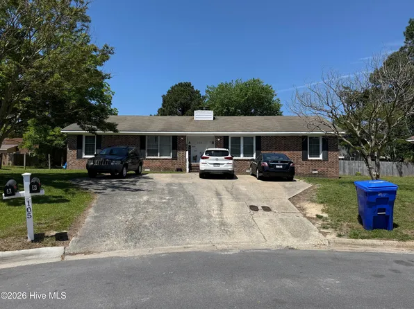 105 Mosby Circle #A&B, Greenville, NC 27834