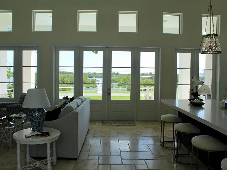 224 N Riverside Dr — Photo 19