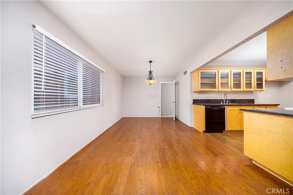 3 bed, 1521 sqft, $3,895 — Photo 4