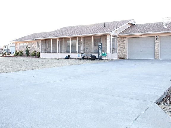 2nd image of 1008 Mimosa Dr