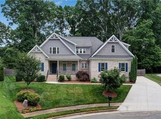 6 Whaton Oaks Ct, Greensboro, NC 27408