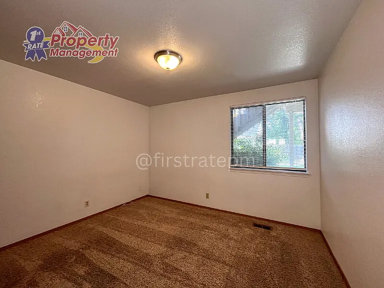 3219 Rose Hill St — Photo 23