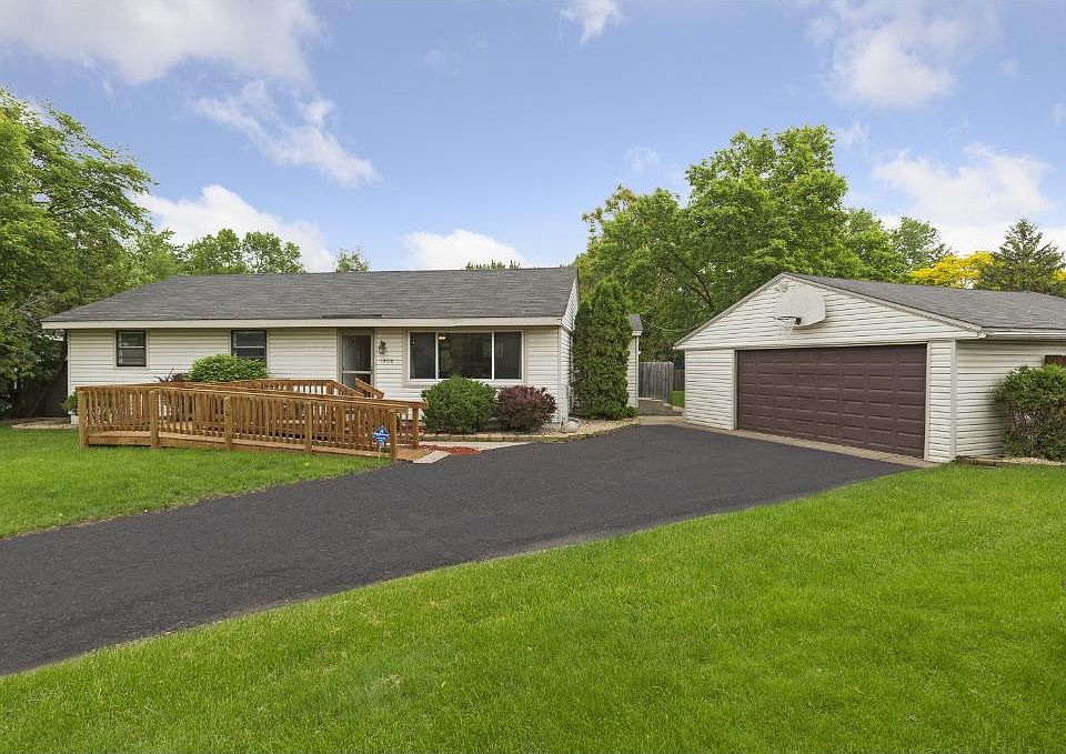 1st image of 1908 Brookdale Dr