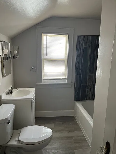 2 bed, 1000 sqft, $925 — Photo 1