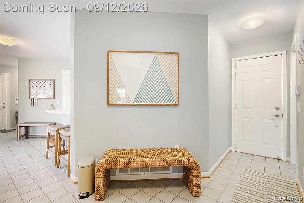 3 bed, 4.0 bath, 2396 sqft, $4,000 — Photo 2