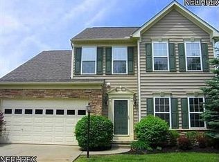 870 Willow Creek Dr, Akron, OH 44333