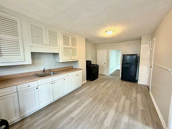 2nd image of 27 Loring St