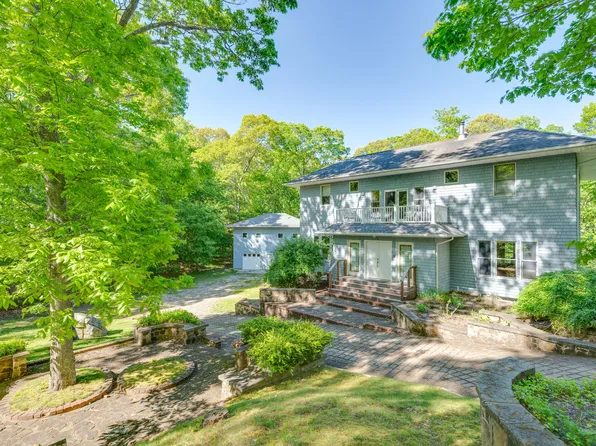 4 Bayview Ave, Shelter Island Heights, NY 11965