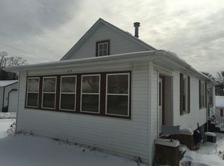 229 E 4th St, Spring Valley, IL 61362