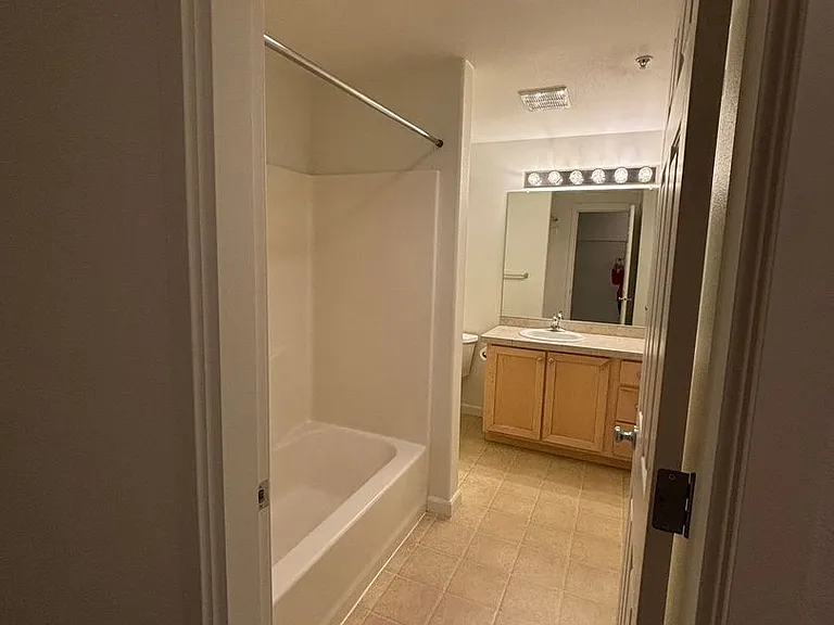 730 NW 185th Ave — Photo 9