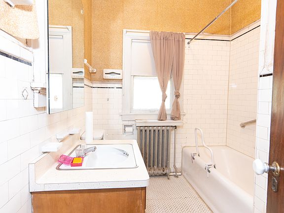 2nd image of 1101 W Capitol Dr #3967