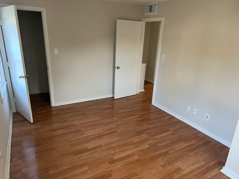 8 Higbie Dr — Photo 3