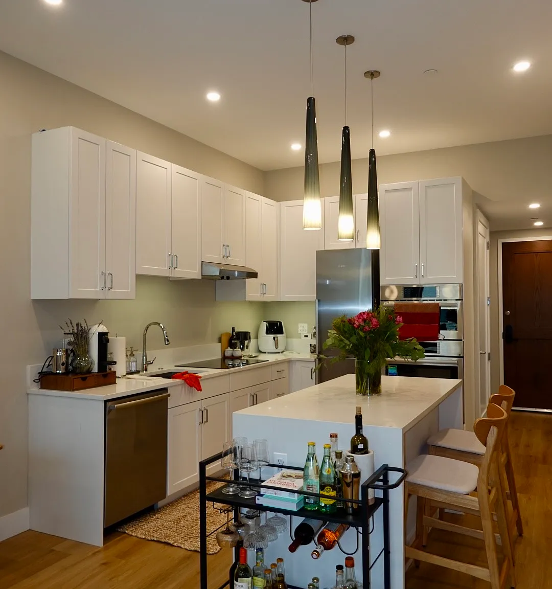 2 bed, 908 sqft, $1,750 — Photo 3