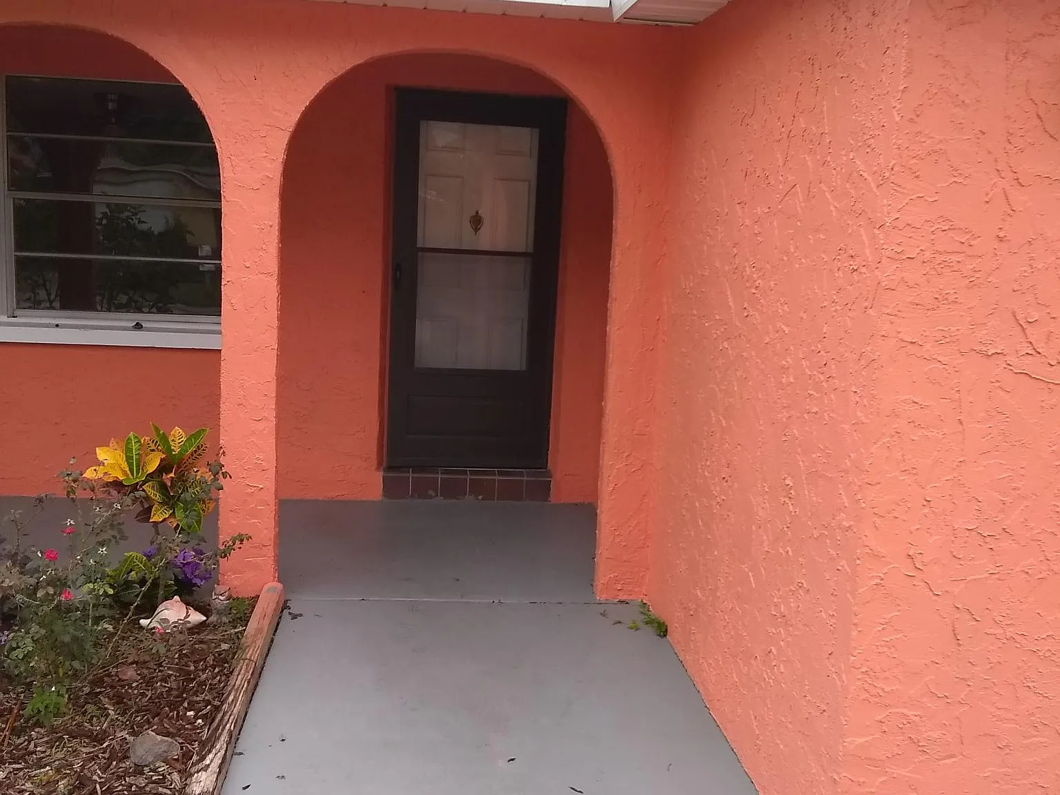 3 bed, 1310 sqft, $1,800 — Photo 2